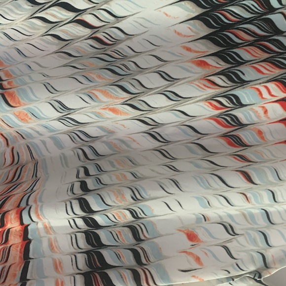 Trouve Double V Top - Picture 4 of 5